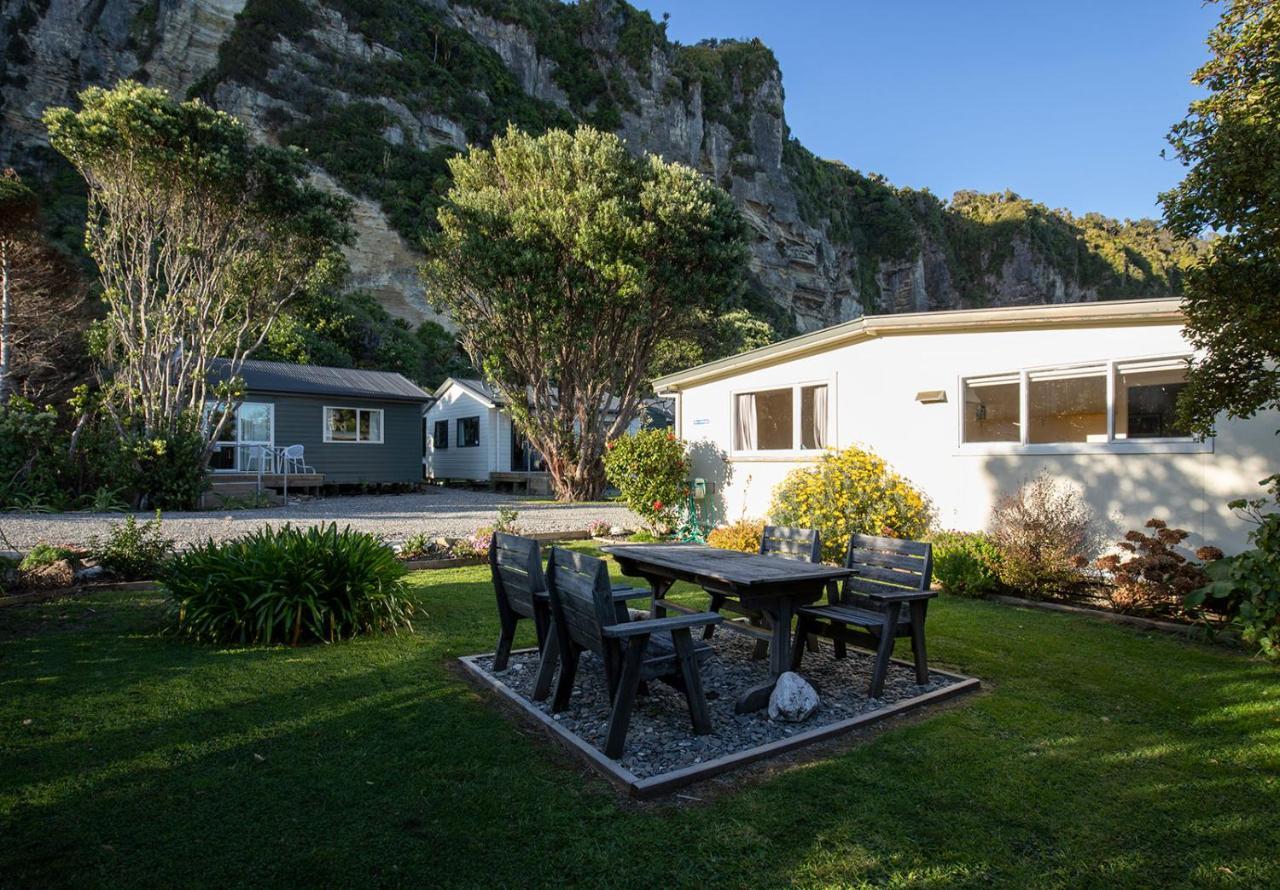 Punakaiki Beachfront Motels ภายนอก รูปภาพ