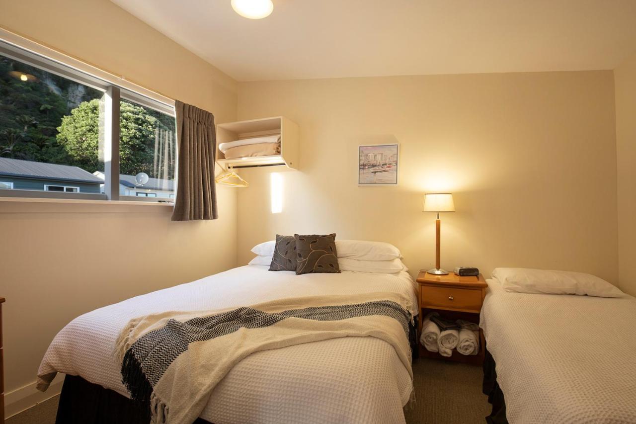 Punakaiki Beachfront Motels ภายนอก รูปภาพ