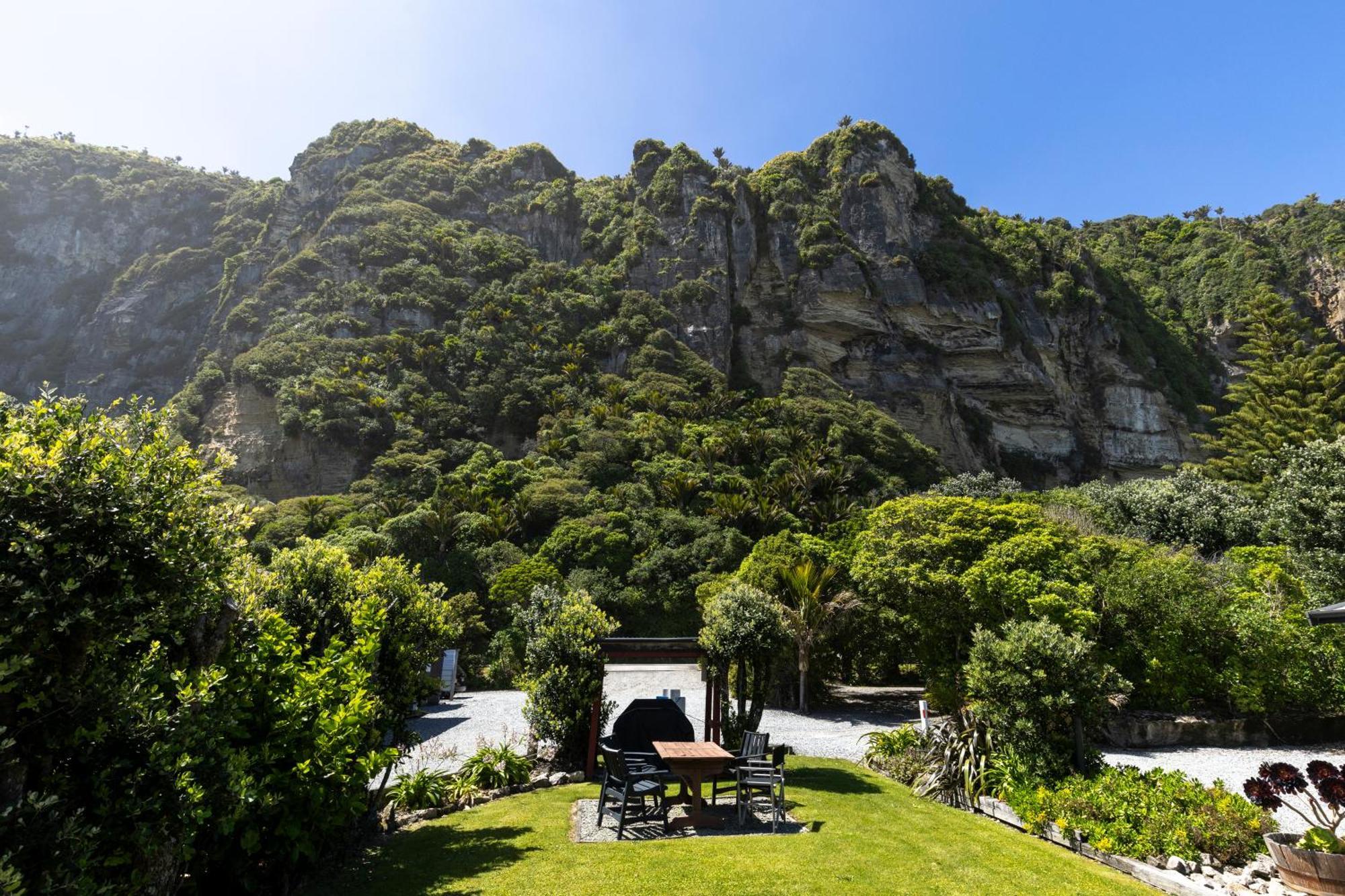 Punakaiki Beachfront Motels ภายนอก รูปภาพ