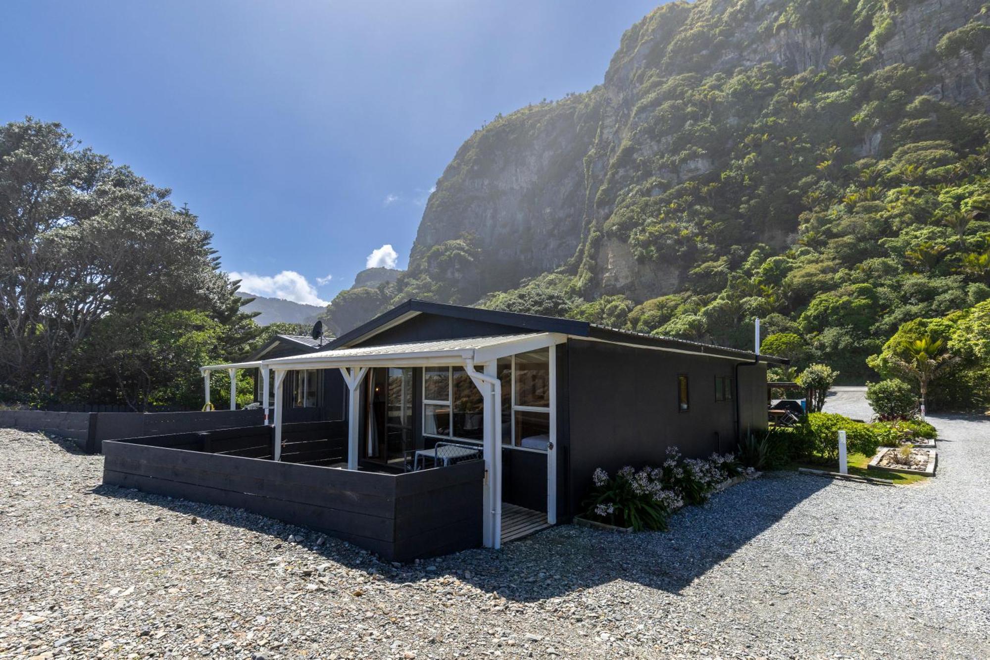 Punakaiki Beachfront Motels ภายนอก รูปภาพ