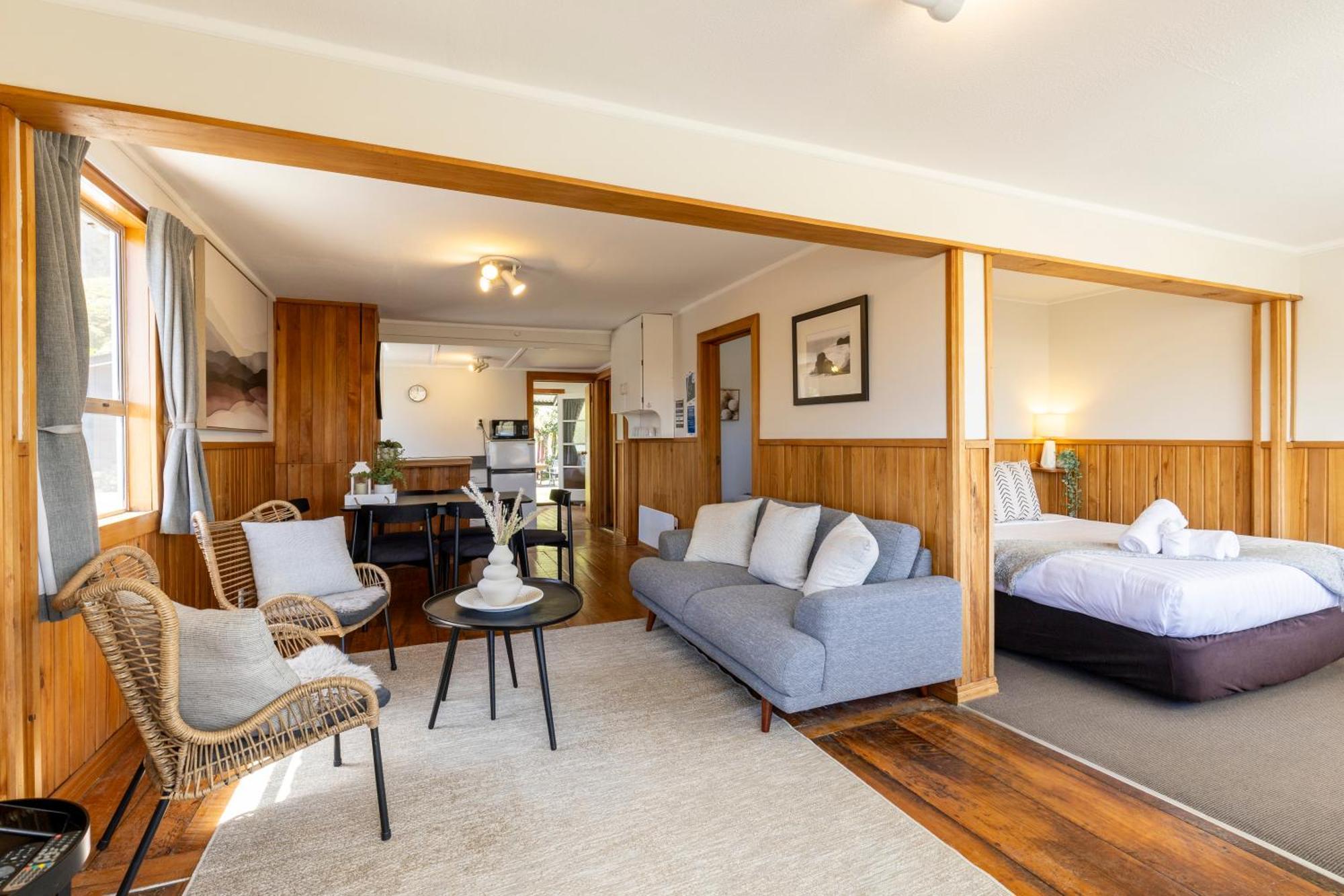 Punakaiki Beachfront Motels ภายนอก รูปภาพ