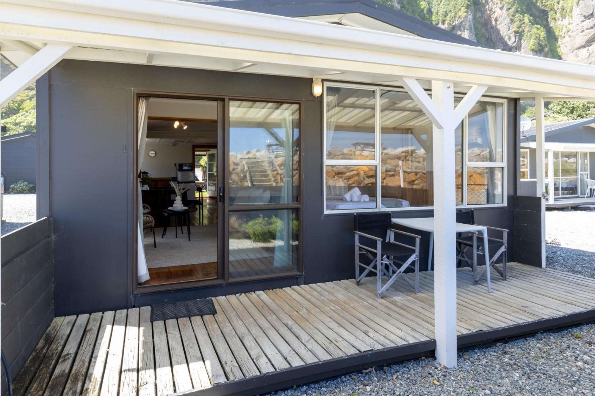 Punakaiki Beachfront Motels ภายนอก รูปภาพ